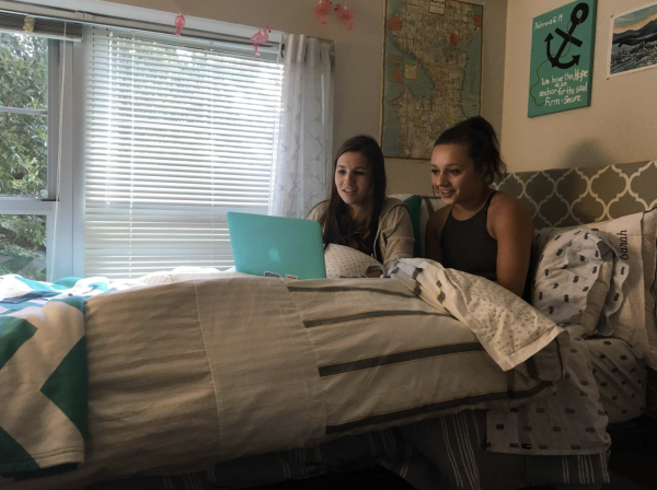 First-year student Sarah Smith spends time with her roommate to avoid feeling homesick (Colleen Mortell/TCU360)